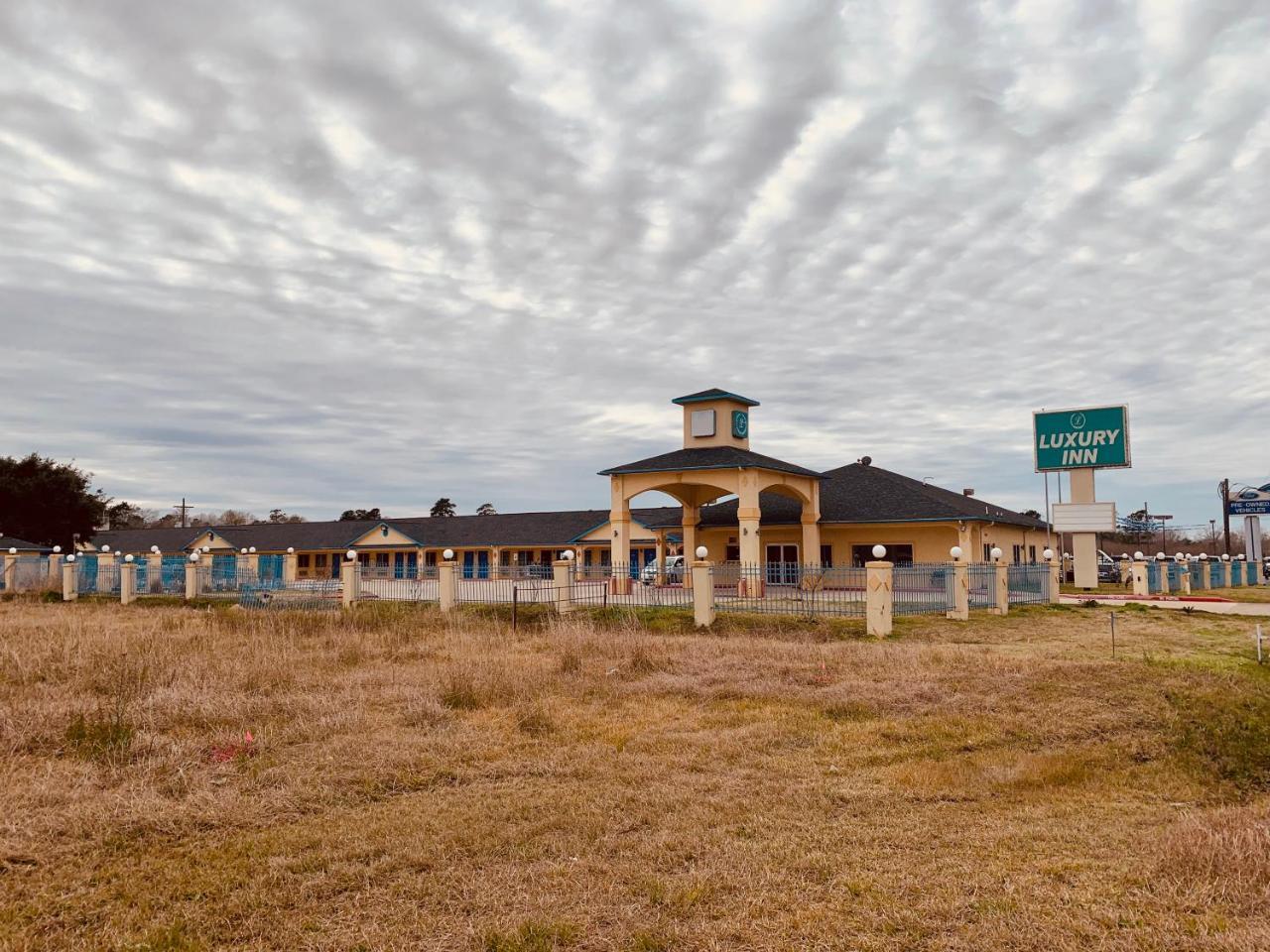 Luxury Inn Liberty Exterior photo